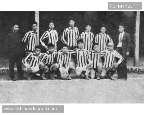 民国时期足球热潮与万岁精神的碰撞与交融探讨