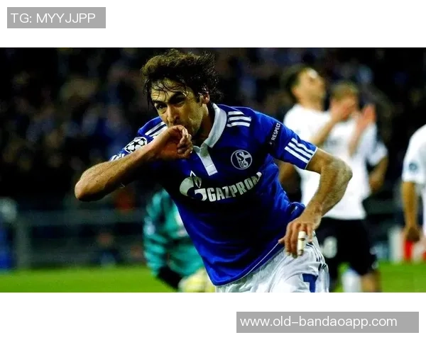 绝对巨星劳尔的传奇人生与足球世界的辉煌篇章