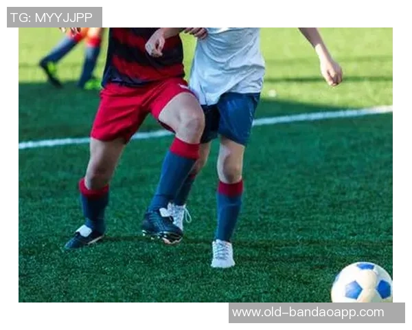 白色足球球服的魅力与搭配技巧解析让你在球场上尽显风采 白色足球球服的魅力与搭配技巧解析让你在球场上尽显风采