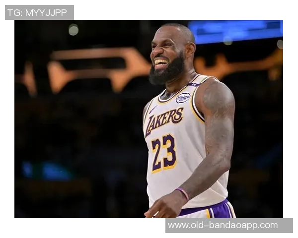 詹姆斯跨界投资足球领域探索体育商业新机遇与挑战 詹姆斯跨界投资足球领域探索体育商业新机遇与挑战