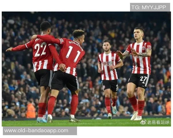 足球防守型中场的战术解析与球队核心作用的深度探讨